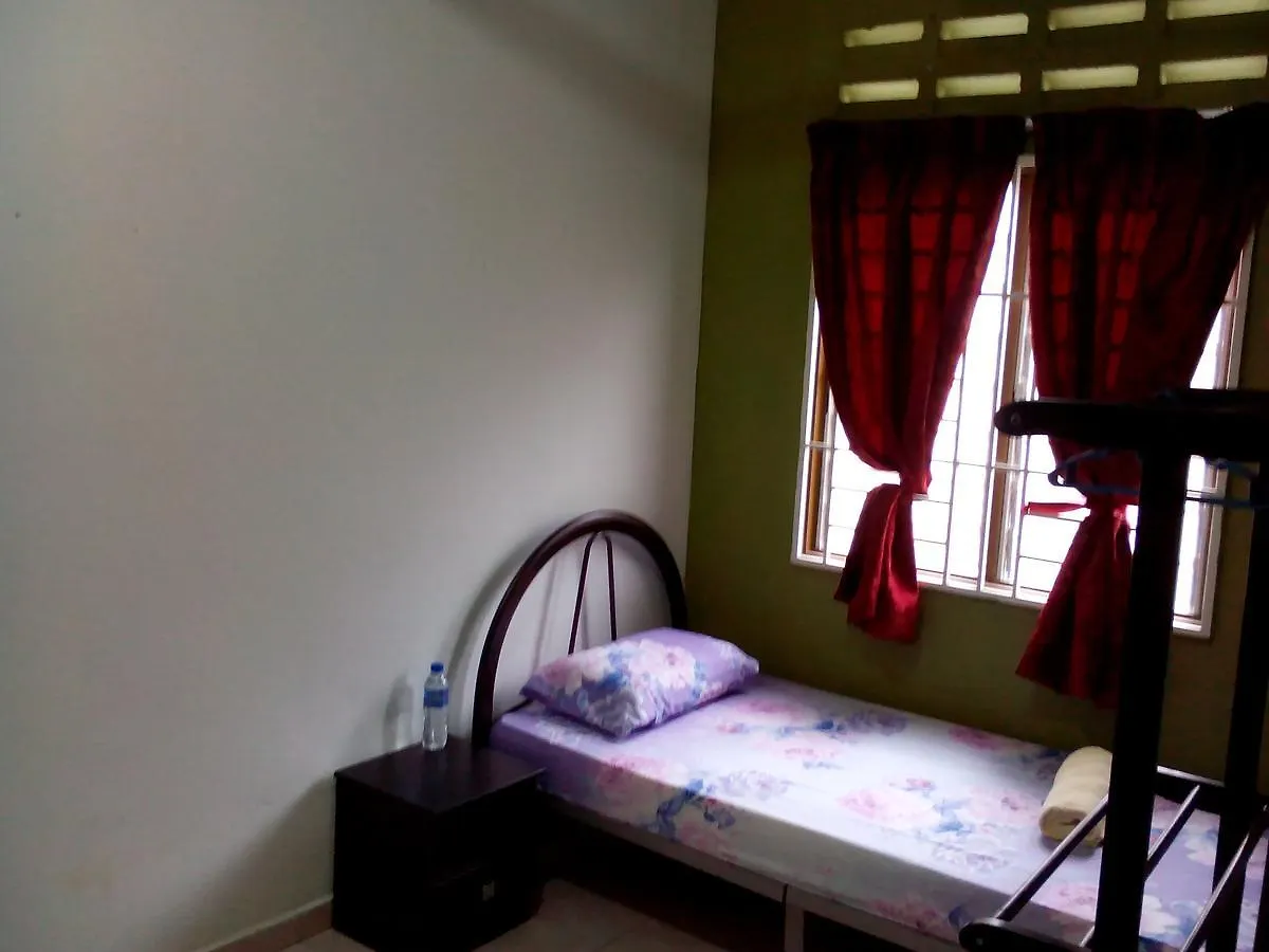 Jati Indah Homestay ملقا